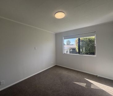 Modern three bedroom home in Springvale - Photo 3