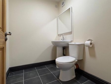 45 Castle Street, Comber, BT23 5DY - Photo 4