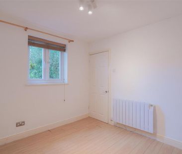 1 bedroom semi-detached bungalow to rent - Photo 1