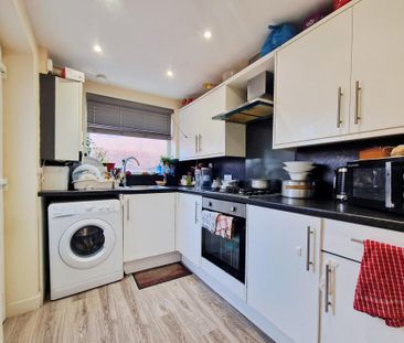 3 bedroom terraced house to rent - Photo 4