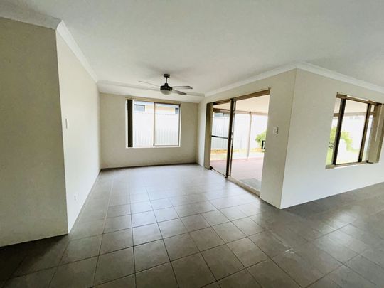 3 Bedroom 2 Bathroom Home in Eglington - Photo 1