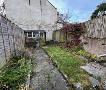 Vicarage Road, Redfield - Photo 1