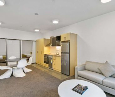 Beautiful 2 Bedroom Apartment! - Photo 3