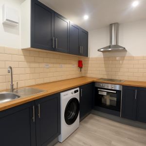 6 bedroom terraced house to rent - Photo 2