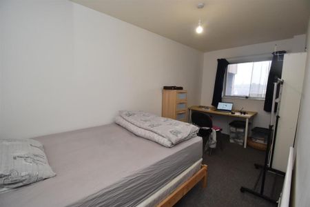 3 bedroom apartment to rent - Photo 5