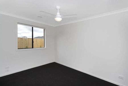 Spacious 4-Bedroom Home in Wollert - Photo 3