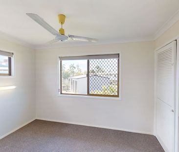 Freshly Updated & Ultra-Convenient Living in Kawana - Photo 3