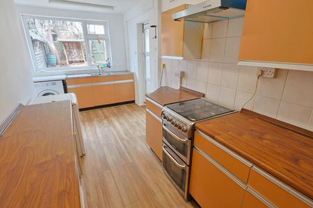 Wendover Rise, Coventry - Allesley Park Location - Photo 5