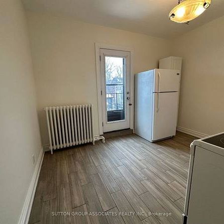 LITTLE ITALY LIFESTYLE 1 BED UPPER LEVEL WITH W/O DECK - Photo 4