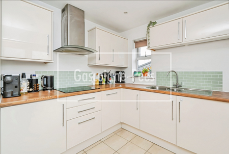 High Street, Addlestone - Photo 2