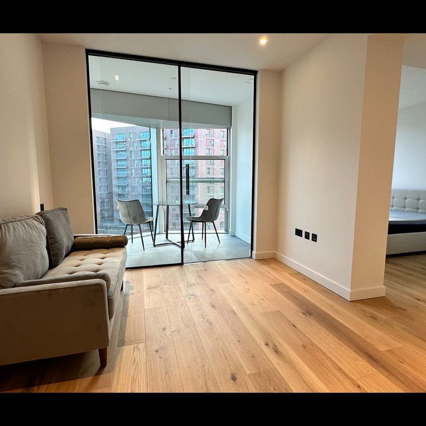 1 Bed Flat, Electric Boulevard, SW11 - Photo 1