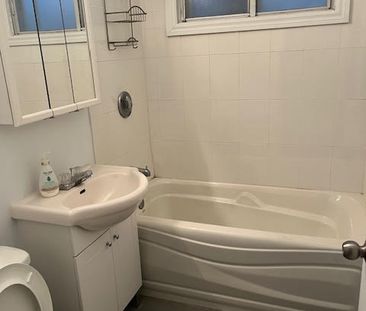 GRAND 4 1/2 À LOUER - Photo 2