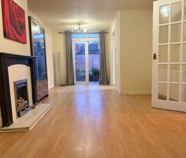 Four bedroom Family house close to Fullwell Cross -barkingside - Photo 6