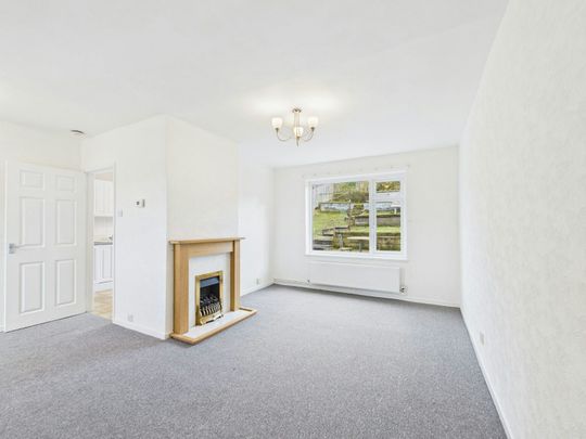 Terraced House to rent on - Photo 1