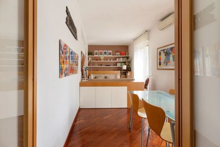 Via Alessandro Volta, Milan, Lombardy 20121 - Photo 3