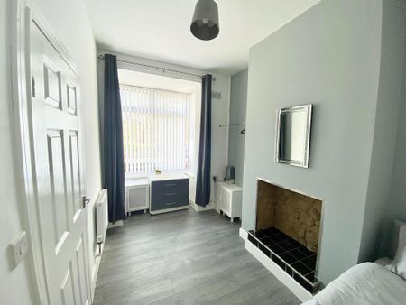 3 bedroom serviced apartment to rent - Photo 3