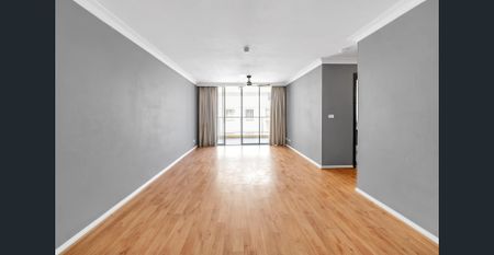 Stylish oversized apartment in resort like setting - Photo 3