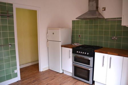 1 Bed Flat, Oregon Avenue, E12 - Photo 5