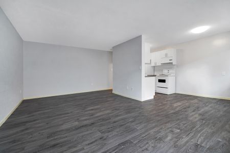 Ocean Park Manor - 1 Bedroom - Photo 3