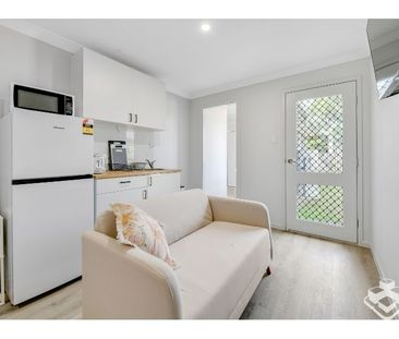 Comfortable Furnished Accommodation with Private Ensuites & Kitchen... - Photo 2