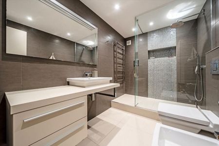 3 bedroom flat to rent - Photo 5