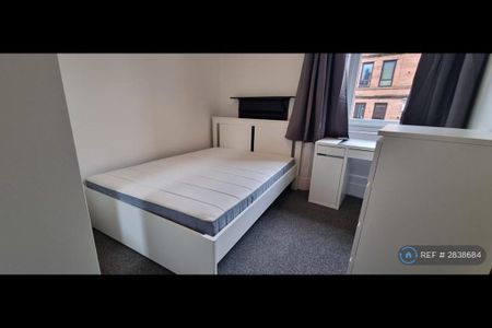3 bedroom flat to rent - Photo 4