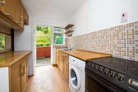 Guildford Park Avenue, Guildford, GU2 - Photo 3