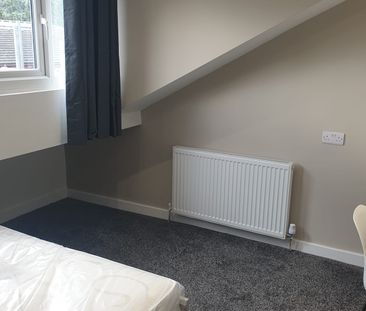 6 Bed - 2 School View, Hyde Park, Leeds - LS6 1EN - Student - Photo 4