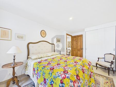 ÉLÉGANT LOGEMENT MEUBLÉ AU CHARME CONTEMPORAIN - Photo 3