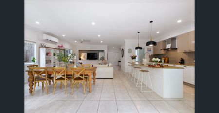Stylish Family Entertainer in the Heart of Balmoral - Photo 4