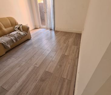Room in a Shared House, Oval Road, B24 - Photo 1