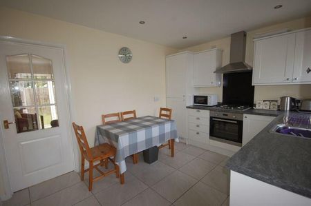 2 bedroom semi-detached house to rent - Photo 5