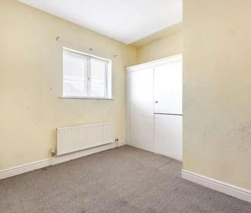 Lee Road, Aylesbury, HP21 - Photo 4