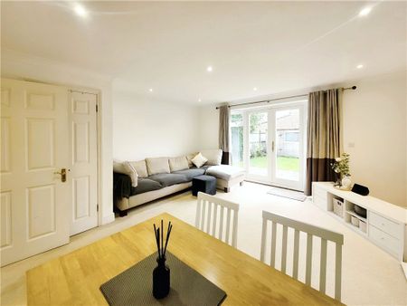 Armstrong Road, Englefield Green, Egham, Surrey, TW20 0RW - Photo 5