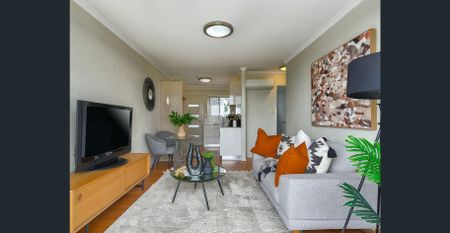 Two bedroom unit on Hamilton Hill - Photo 3