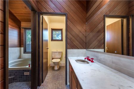 Spacious 4 Bedroom Contemporary Home!! - Photo 4