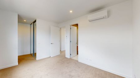 Fresh, Modern, and Minutes from the Beach - Photo 5