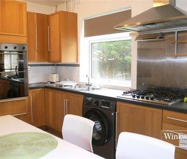 Armstrong Crescent, New Barnet, EN4 - Photo 4