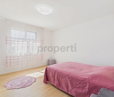 Eigentumsstandard mit Panoramafenstern: Grosszügige 74 m², Tiefgara... - Photo 3