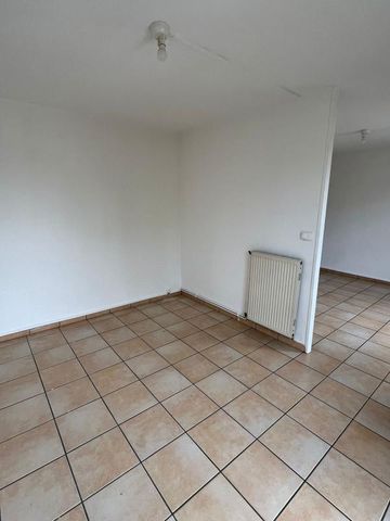 FOURCHEVIEILLES - FAUX T4 - 2 CHAMBRES - 3EME ETAGE - Photo 4