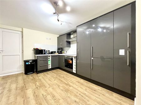 Randall Farm, Gabriel Spring Road, Fawkham, DA3 8PJ - Photo 3