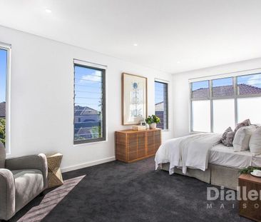 Spacious Family Home in Dover Heights - Photo 5