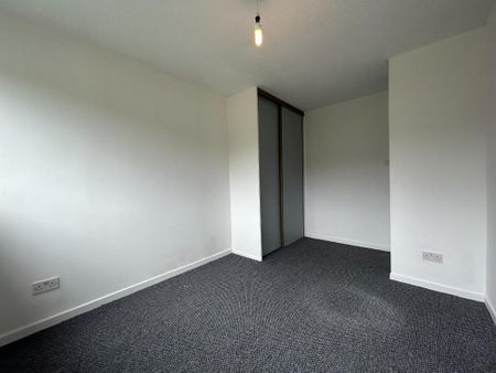 2 bedroom maisonette to rent - Photo 3