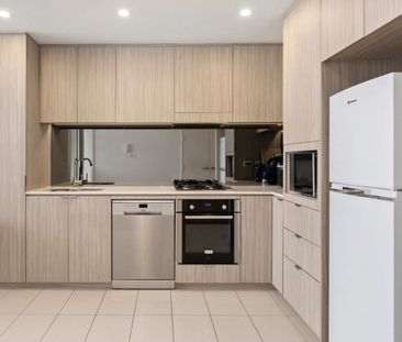Light Filled Modern Two Bedroom Apartment With Air Conditioning & S... - Photo 4