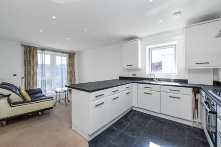 2 Bed Flat, Drinkwater Road, HA2 - Photo 4