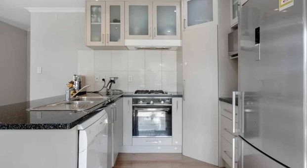 Flat Bush, 4 bedrooms - Photo 1