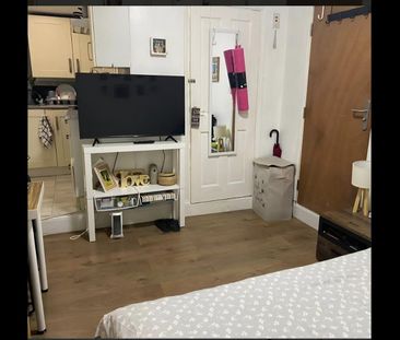 Studio Flat, Walthamstow, E17 - Photo 1
