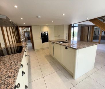 3 bedroom barn conversion to rent - Photo 2