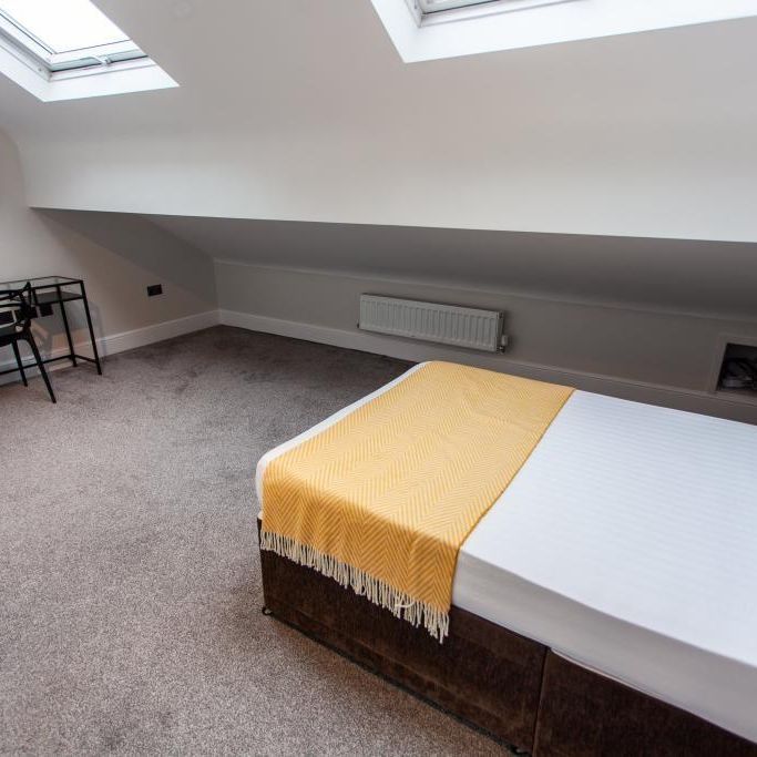 6 bedroom terraced house to rent - Photo 1