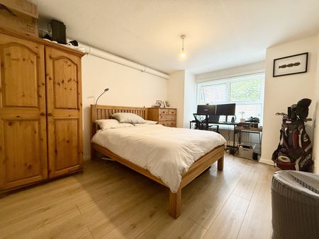 2 Bed Flat, Bedford Hill, SW12 - Photo 2